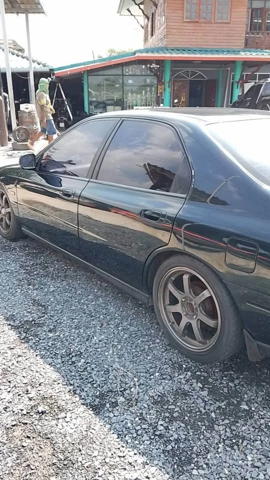 1995 Honda Accord V 2