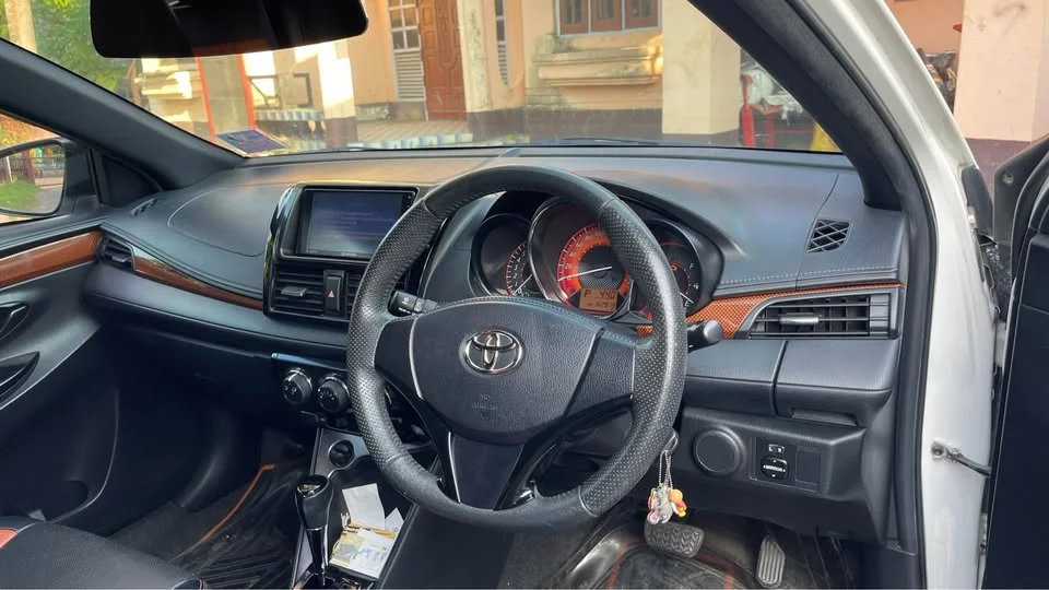 2016 Toyota Yaris III 2