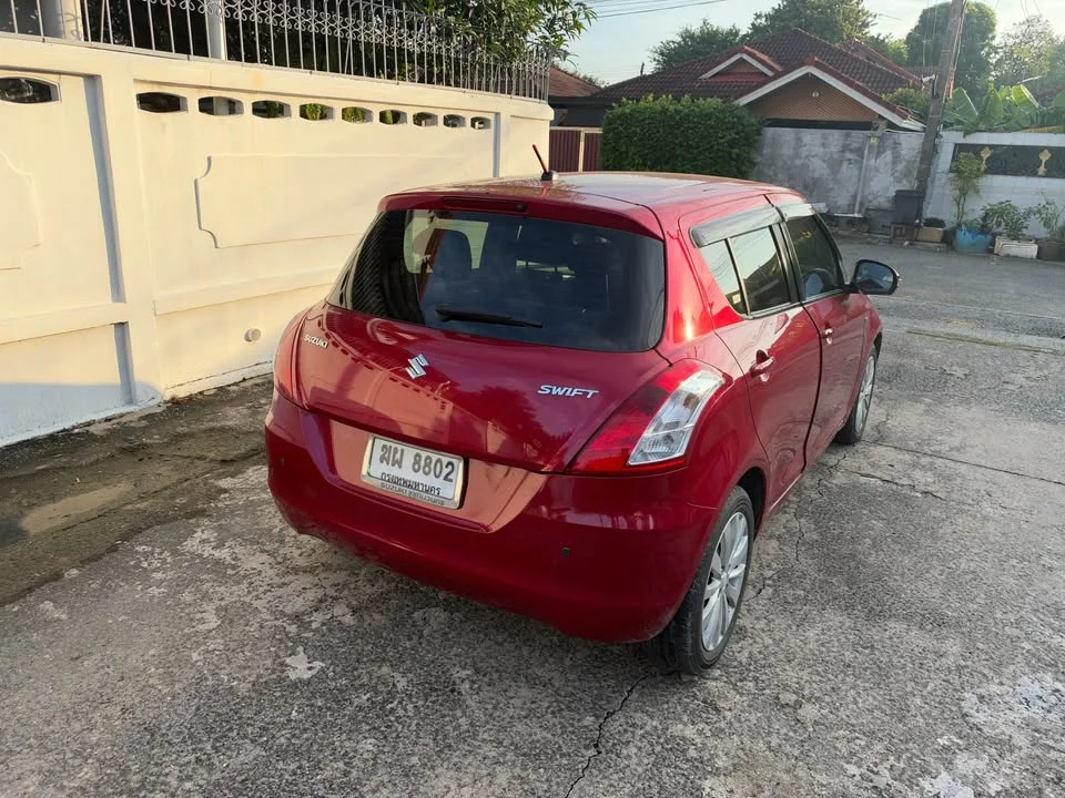 2012 Suzuki Swift II 2
