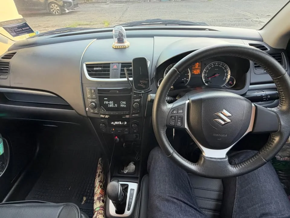 2012 Suzuki Swift II 3