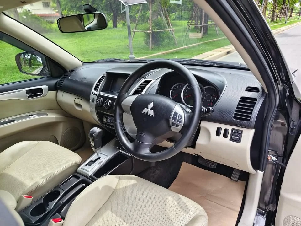 2011 Mitsubishi Pajero Sport II 3
