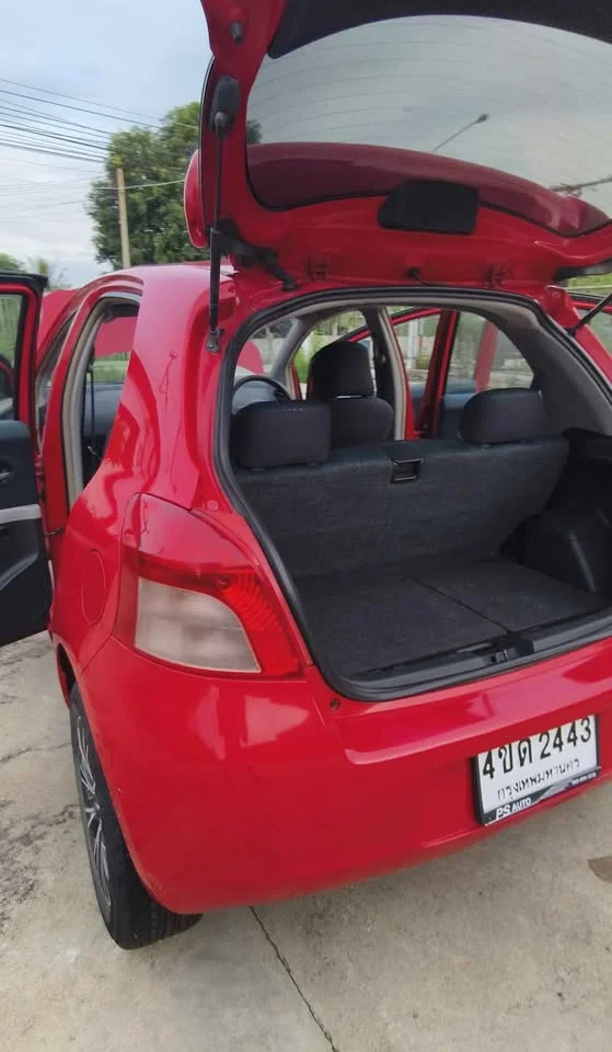 2006 Toyota Yaris II 2