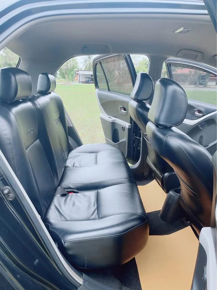 2011 Toyota Yaris II 3