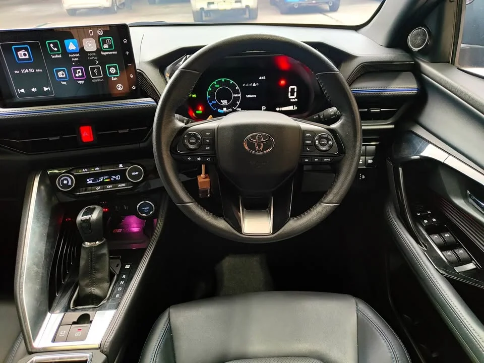 2023 Toyota Yaris Cross AC200 2