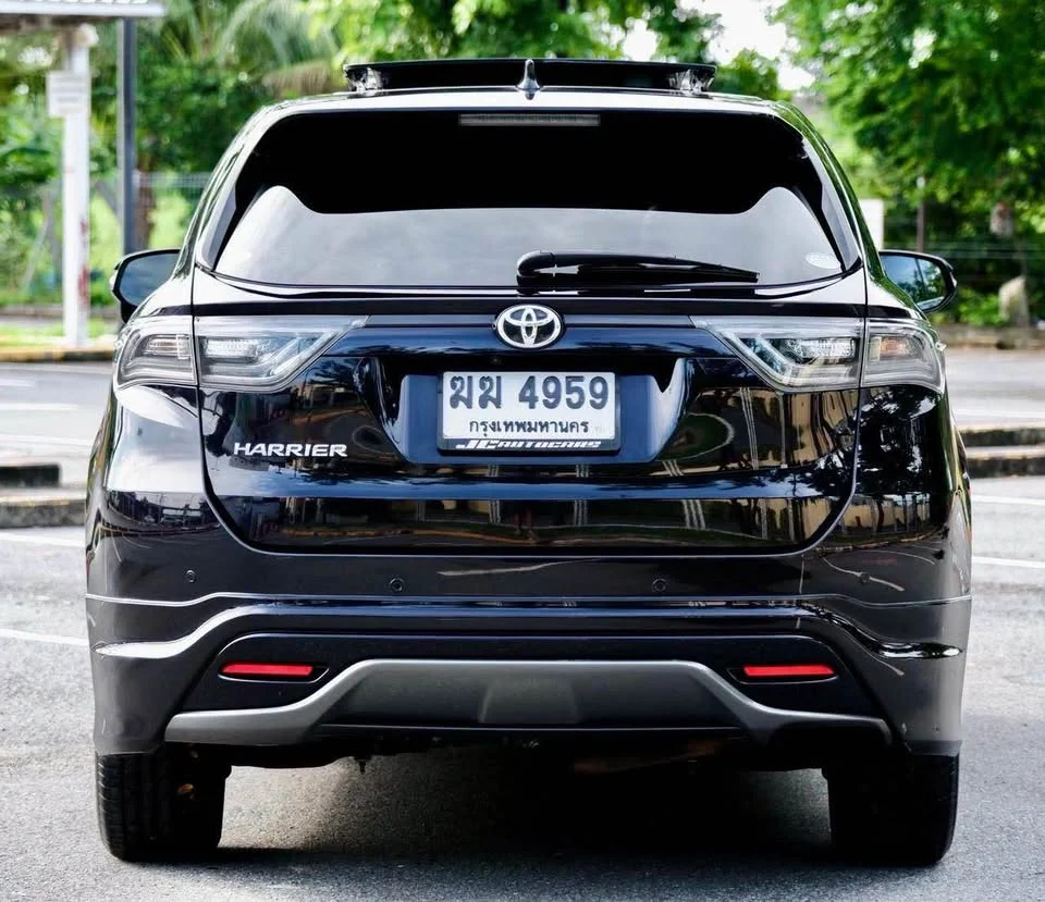 2016 Toyota Harrier III 3