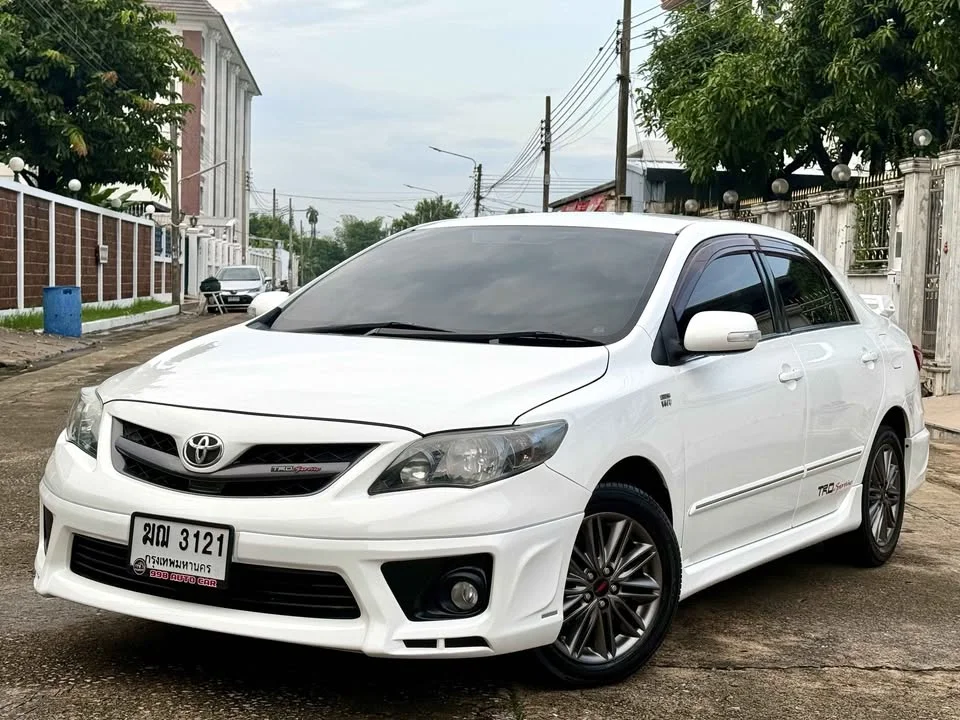 2012 Toyota Corolla Altis X (E140) 3