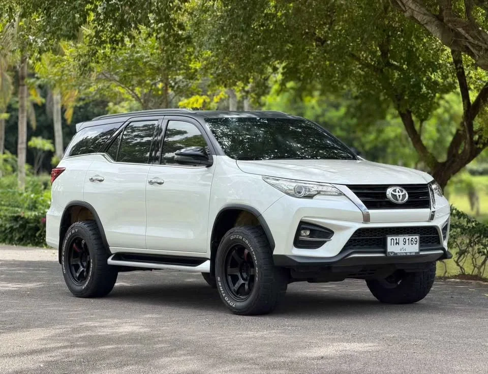 2019 Toyota Fortuner II 2