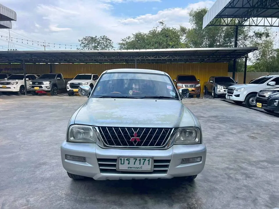 2002 Mitsubishi Strada III 2