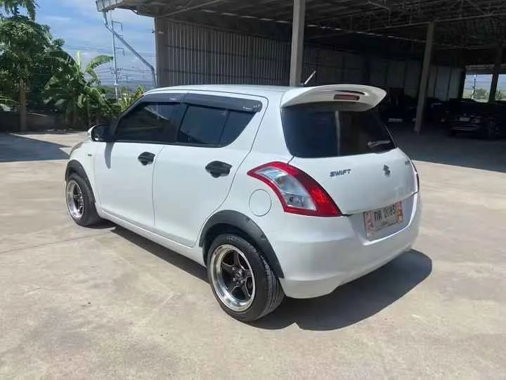 2013 Suzuki Swift II 3