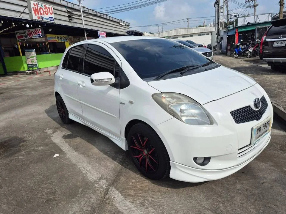 2007 Toyota Yaris II 2