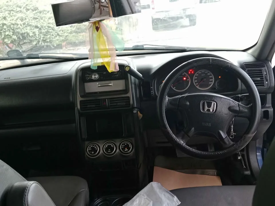 2004 Honda CR-V II 2