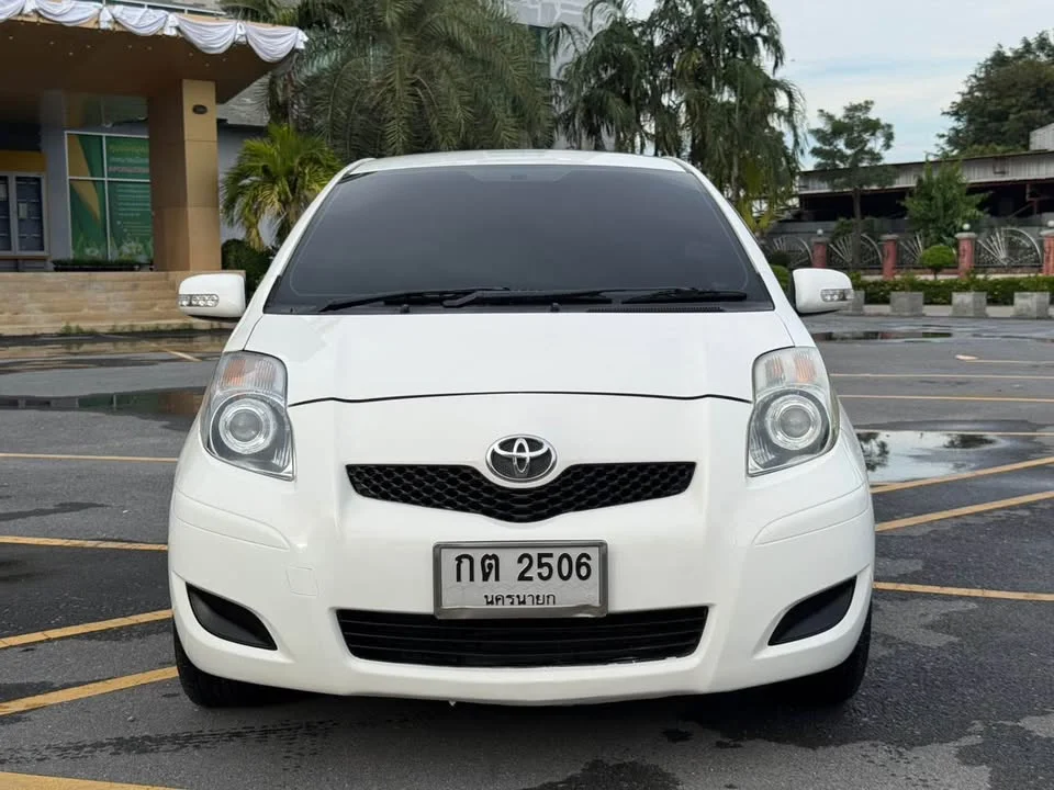 2010 Toyota Yaris II 3