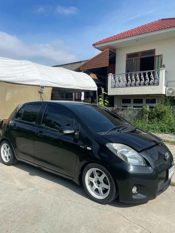 2008 Toyota Yaris II 2