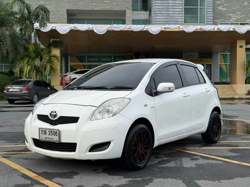 2010 Toyota Yaris II 3
