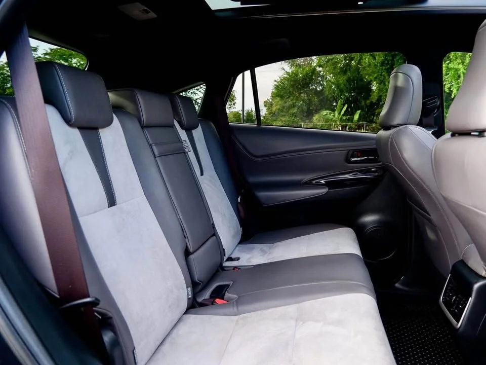 2016 Toyota Harrier III 2