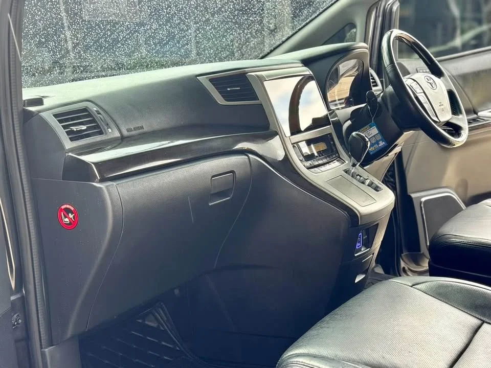 2011 Toyota Alphard, Vellfire II (AH20) 3
