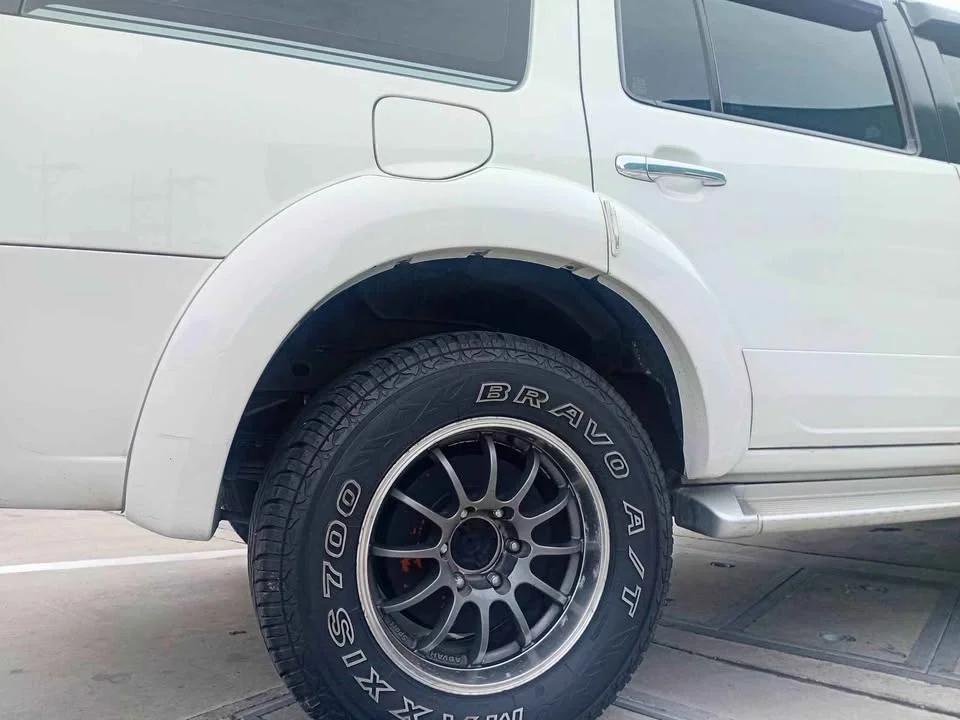 2010 Ford Everest I 2