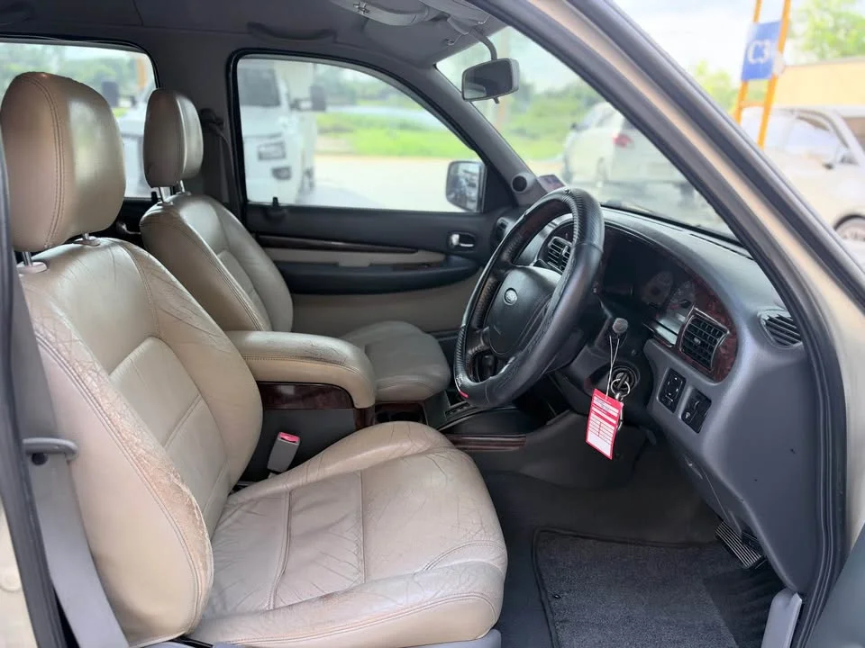 2005 Ford Everest I 2