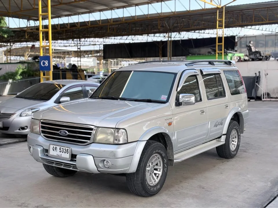 2005 Ford Everest I 3