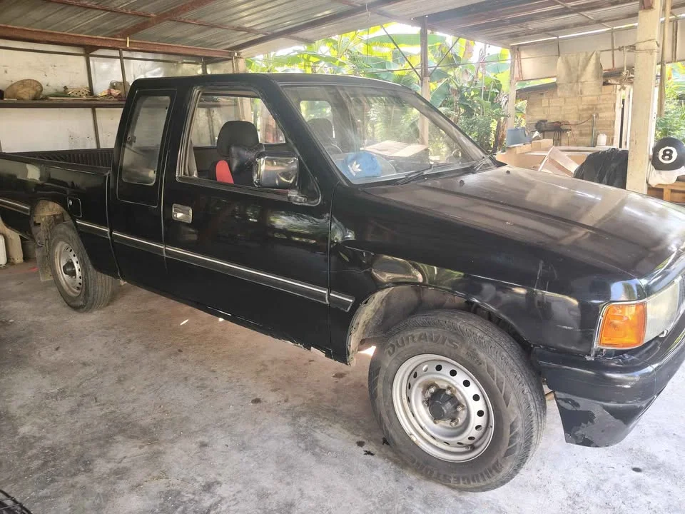 2000 Isuzu TFR III 3