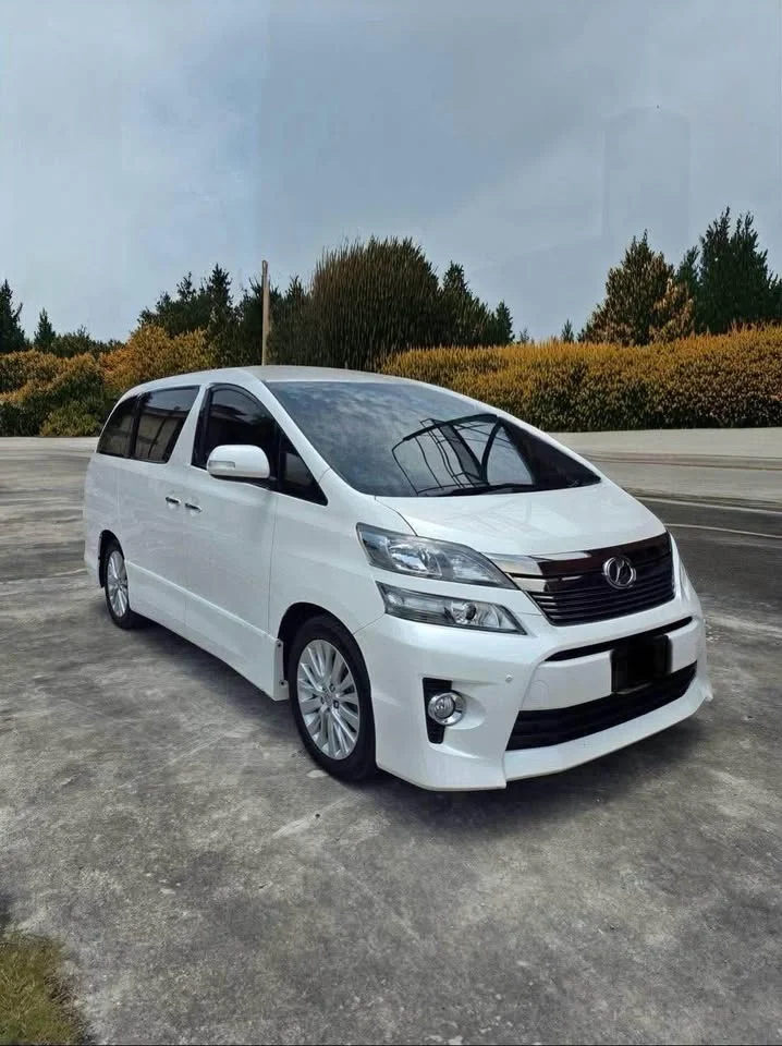 2013 Toyota Alphard, Vellfire II (AH20) 3