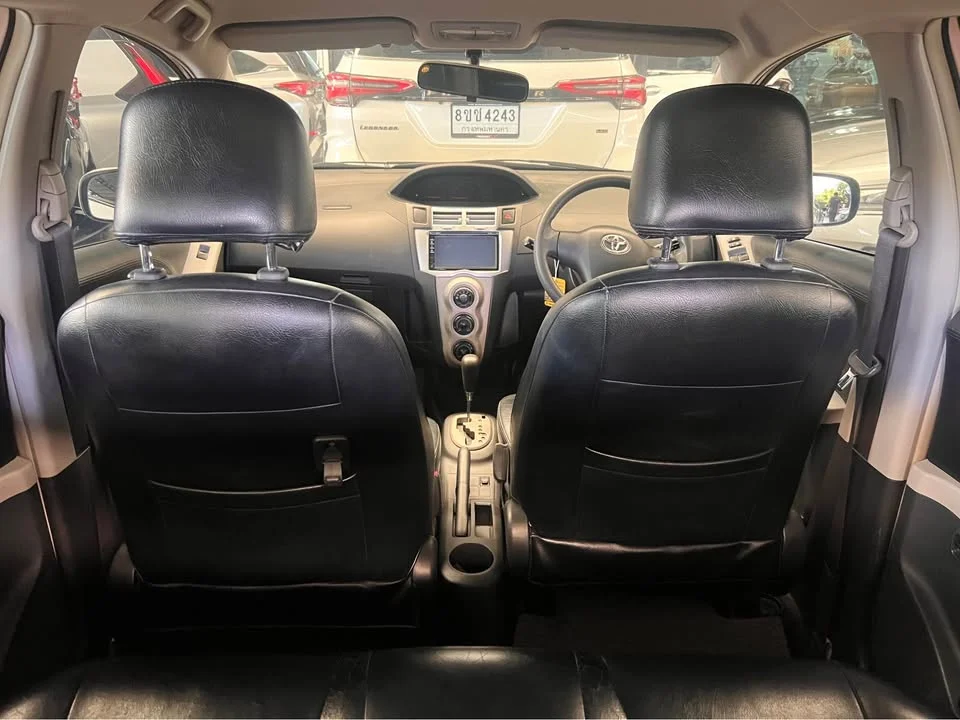 2010 Toyota Yaris II 3