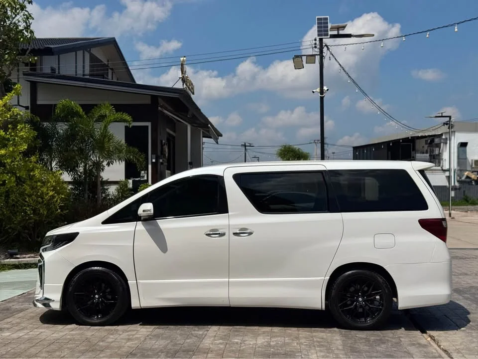 2011 Toyota Alphard, Vellfire II (AH20) 3