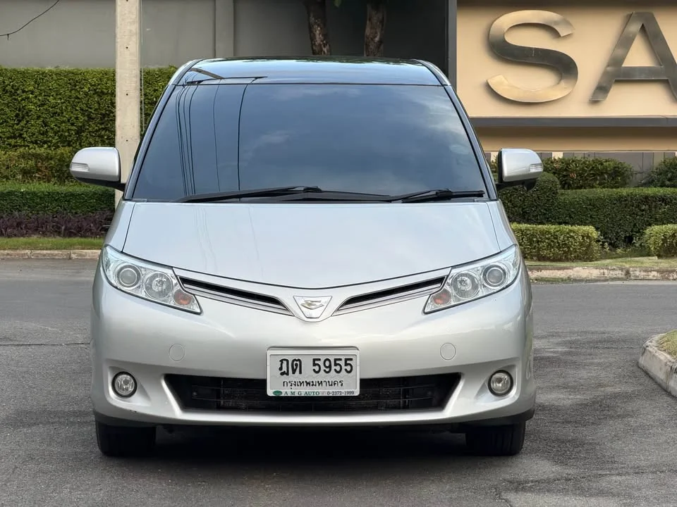 2010 Toyota Estima III 2