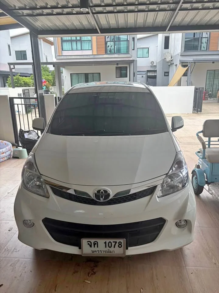 2013 Toyota Avanza II 2