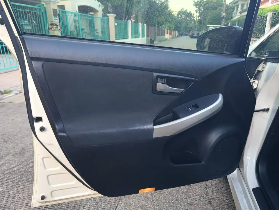 2013 Toyota Prius III 3