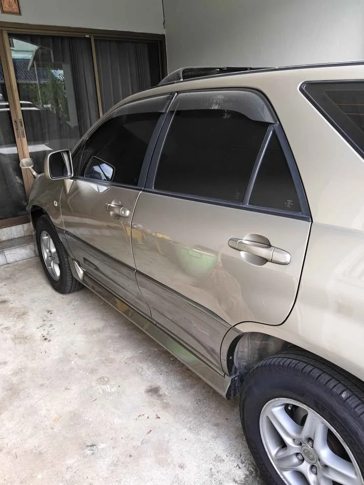 2006 Toyota Harrier I 3