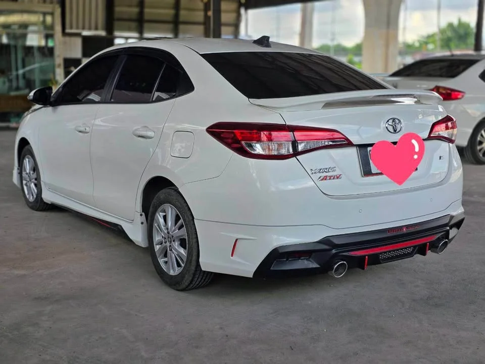 2017 Toyota Yaris ATIV III 3