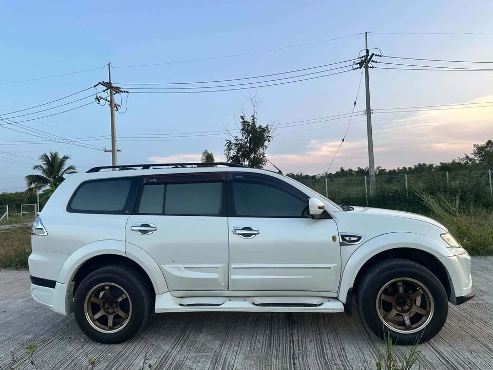 2011 Mitsubishi Pajero Sport II 3