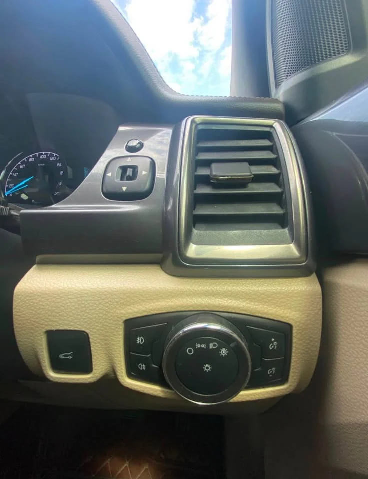 2017 Ford Everest II 2