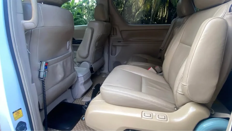 2010 Toyota Alphard, Vellfire II (AH20) 3