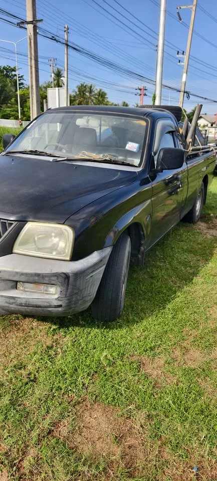 2005 Mitsubishi Strada III 2
