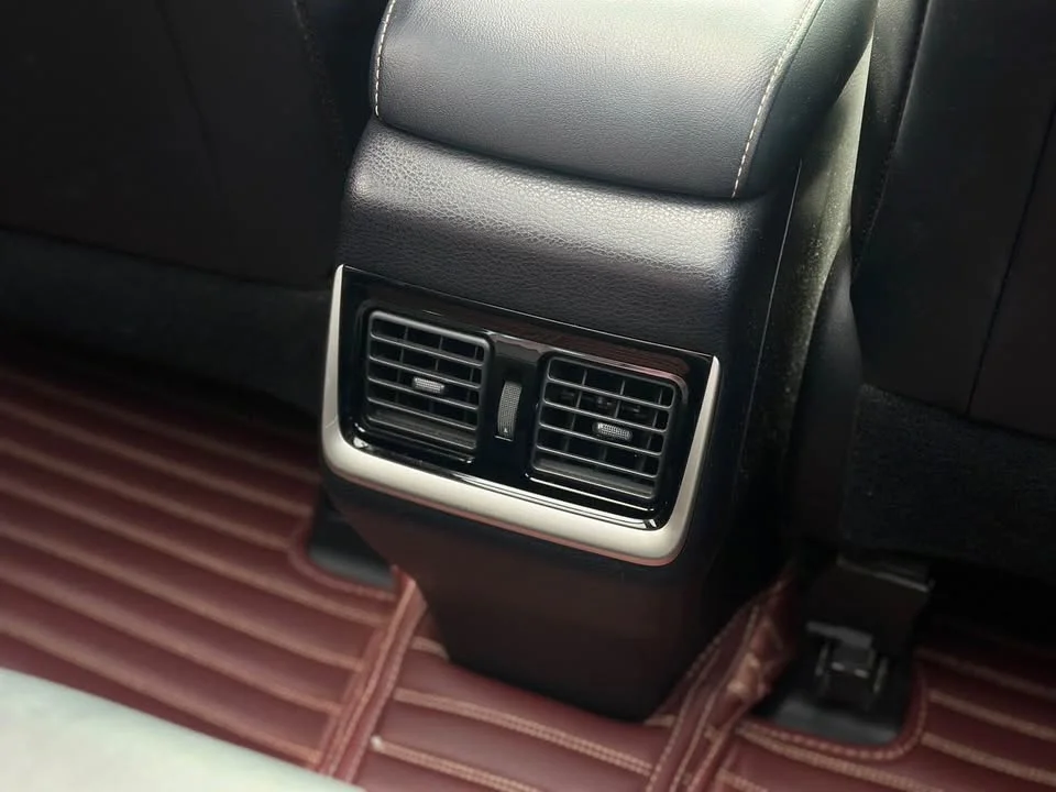 2014 Toyota Harrier III 3
