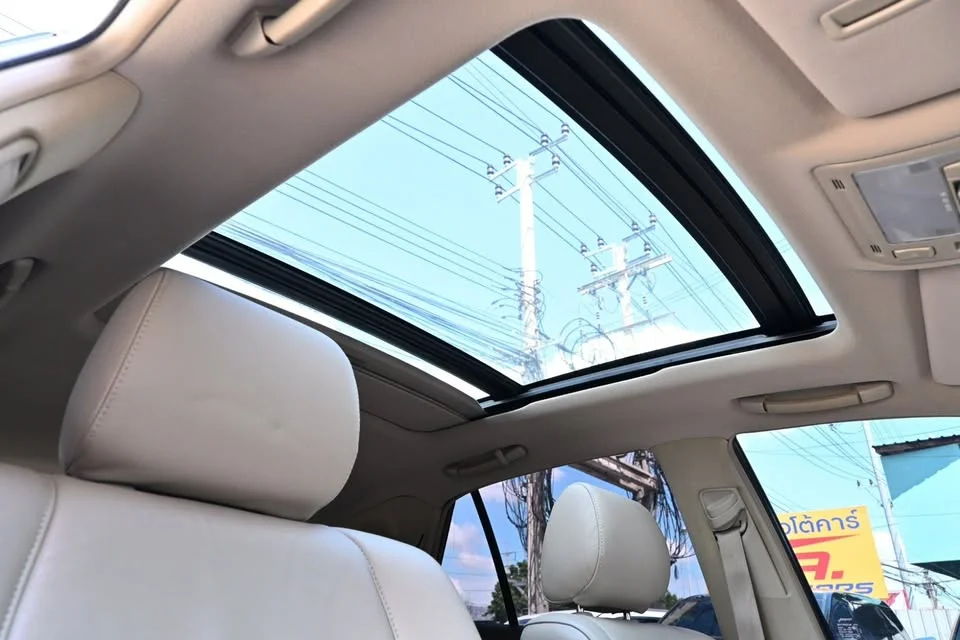 2010 Toyota Harrier II 3
