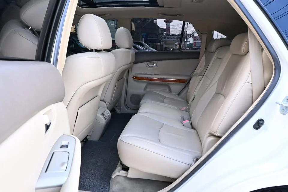 2010 Toyota Harrier II 2
