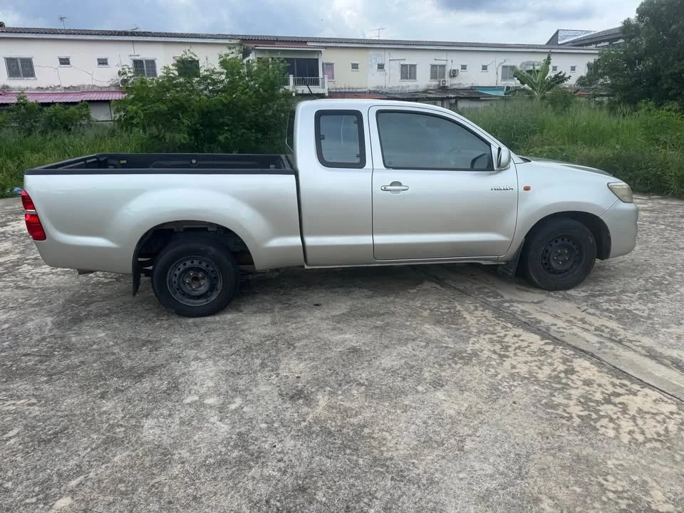 2011 Toyota Hilux VII 2