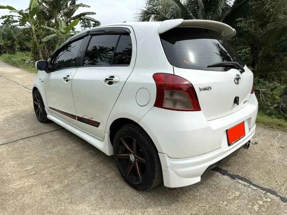 2009 Toyota Yaris II 2