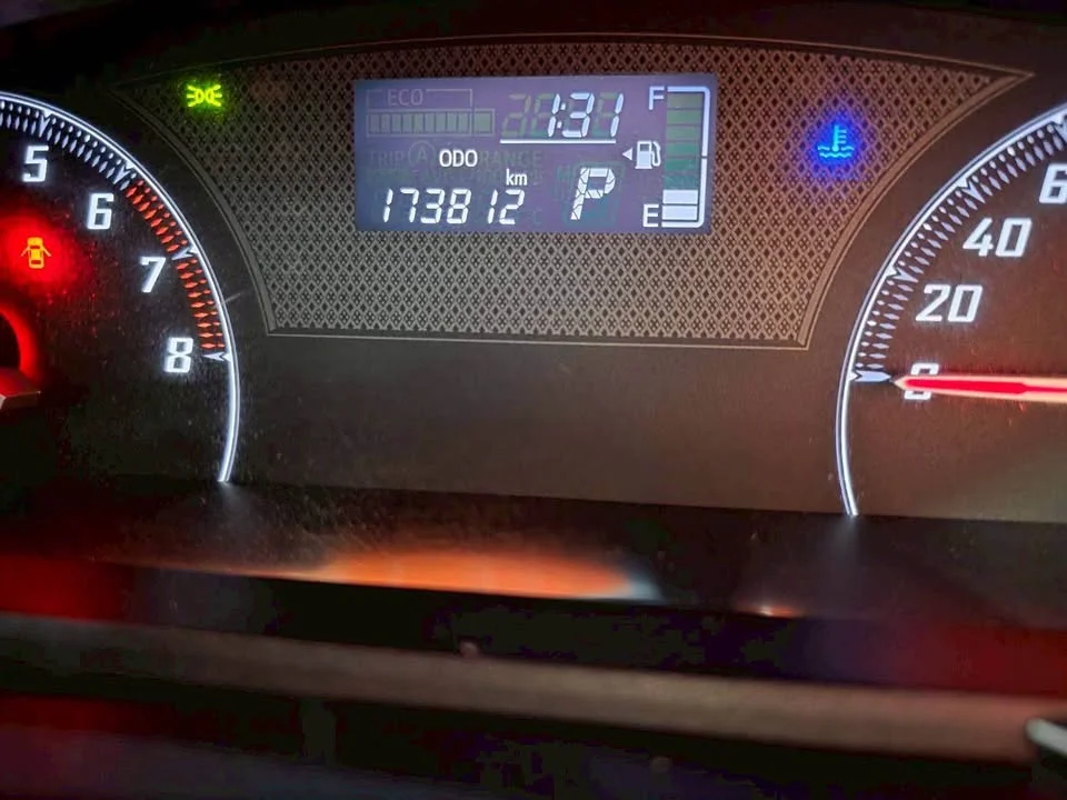 2016 Toyota Sienta II 3