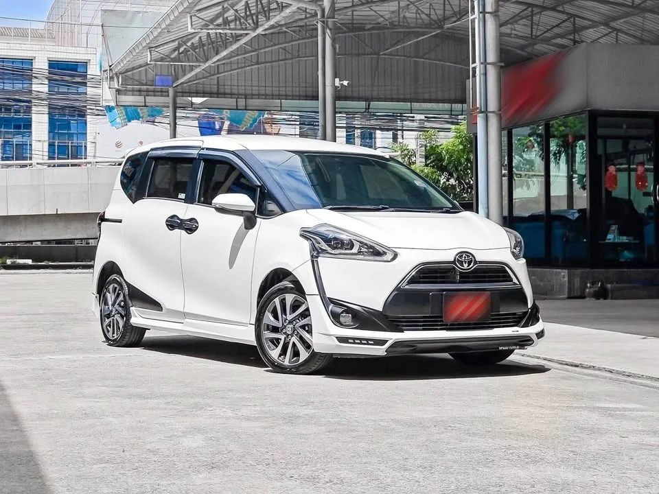 2016 Toyota Sienta II 3