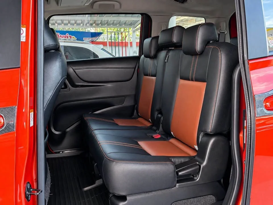 2017 Toyota Sienta II 2