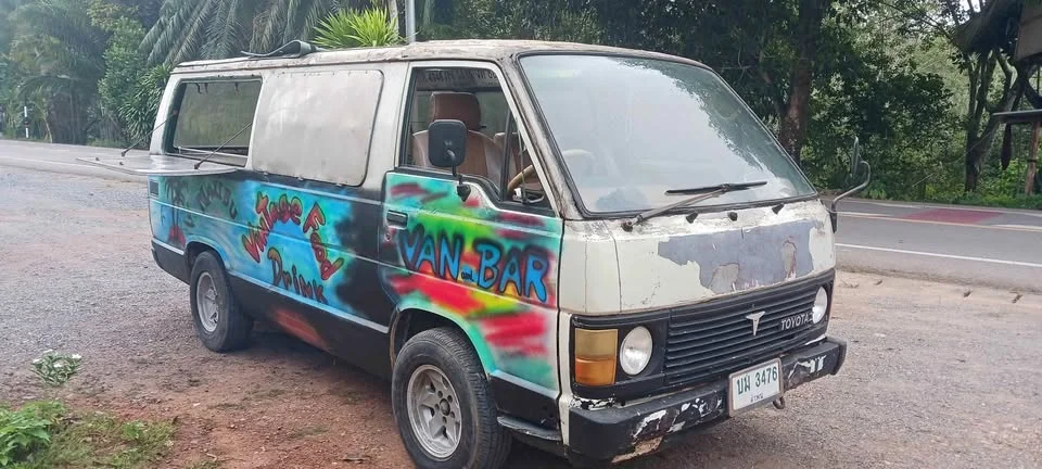 1990 Toyota Commuter III 2