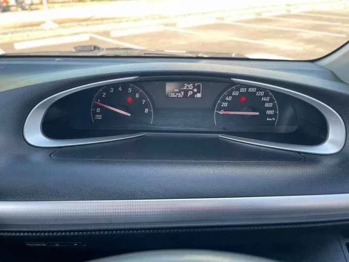 2017 Toyota Sienta II 2