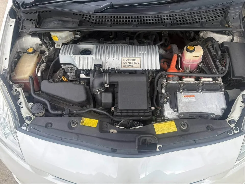 2012 Toyota Prius III 2