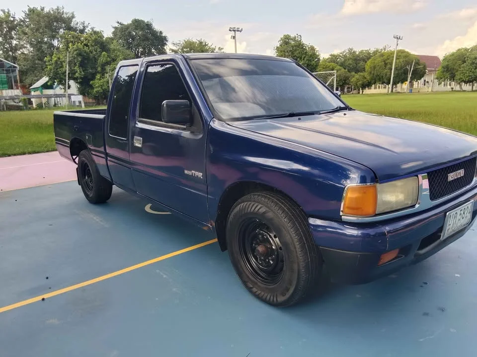 1995 Isuzu TFR III 2