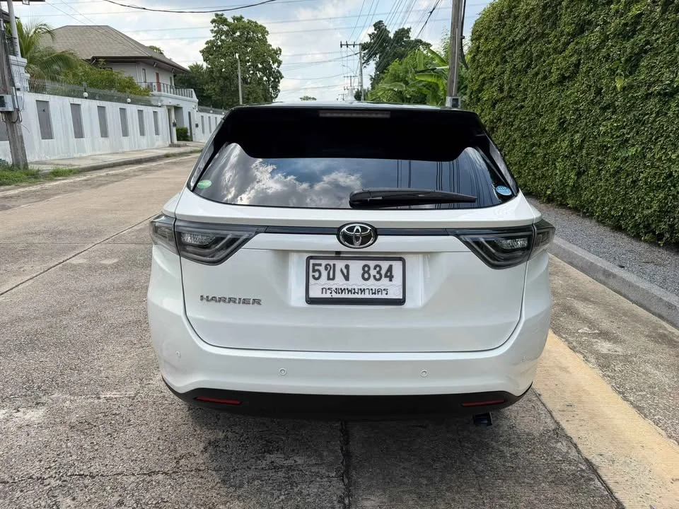 2015 Toyota Harrier III 3