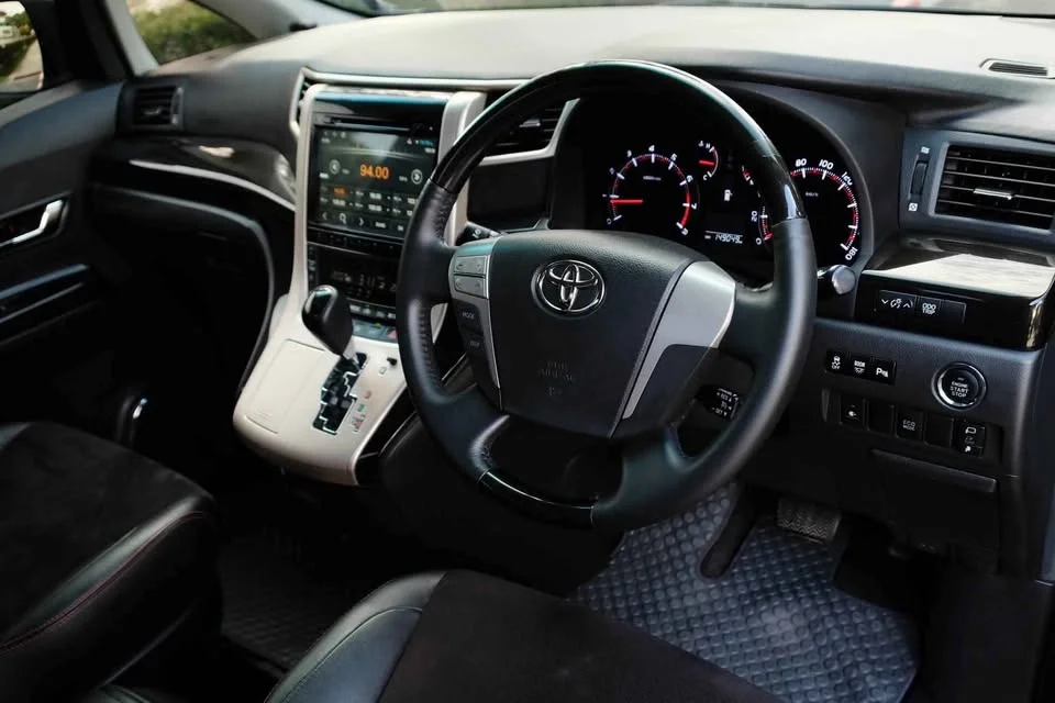 2013 Toyota Alphard, Vellfire II (AH20) 3